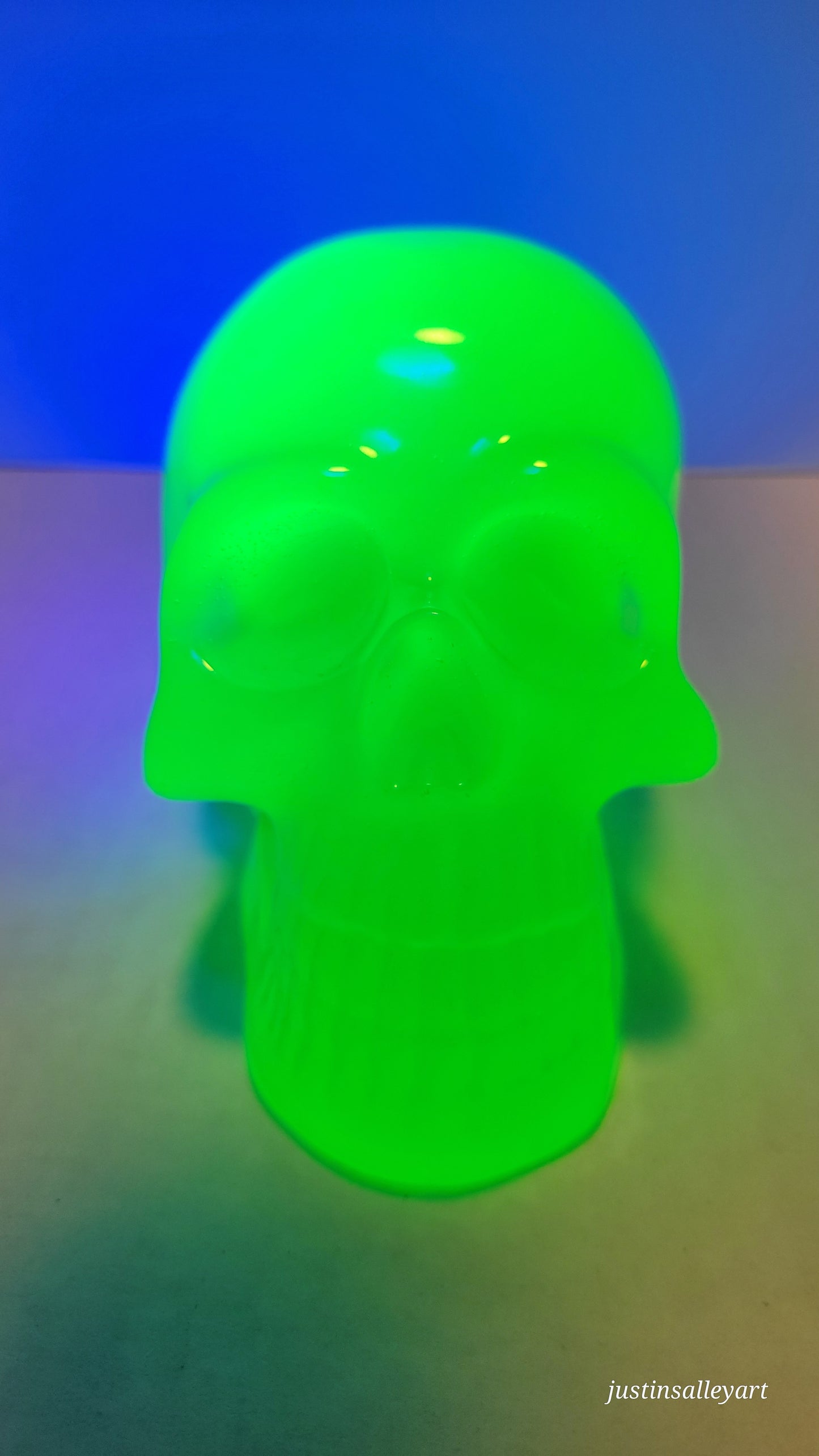 Resin Art Skull Glow in the Dark