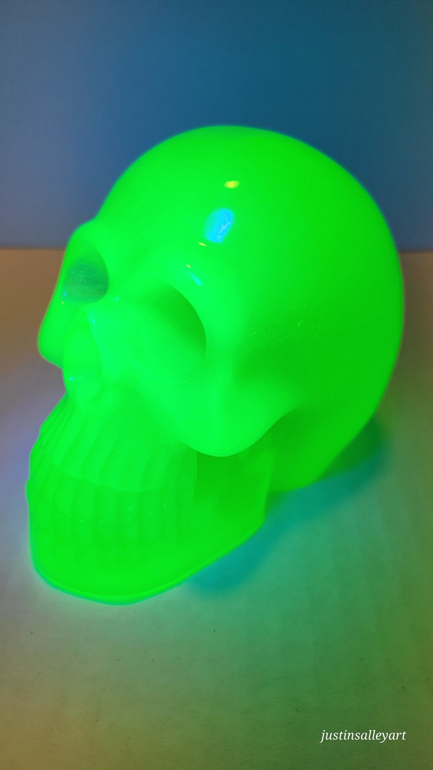 Resin Art Skull Glow in the Dark