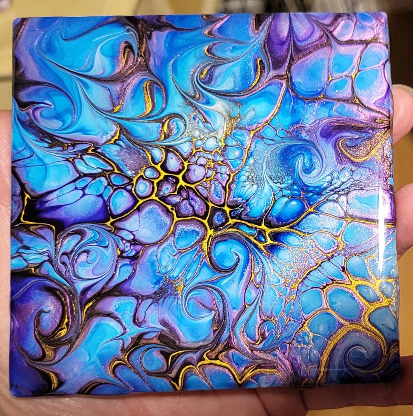 Fluid Art Bloom on 4.25 inch tile