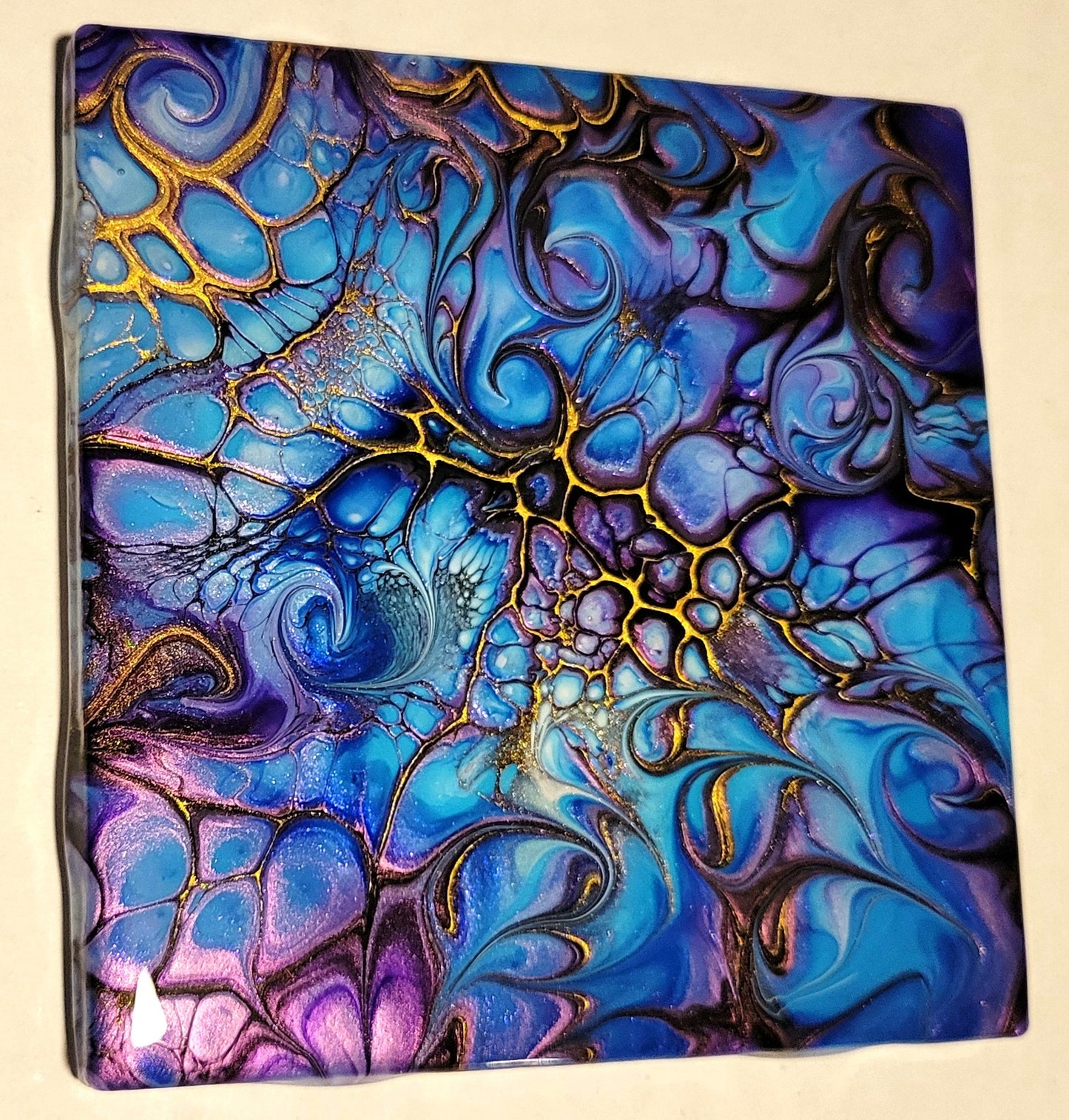 Fluid Art Bloom on 4.25 inch tile