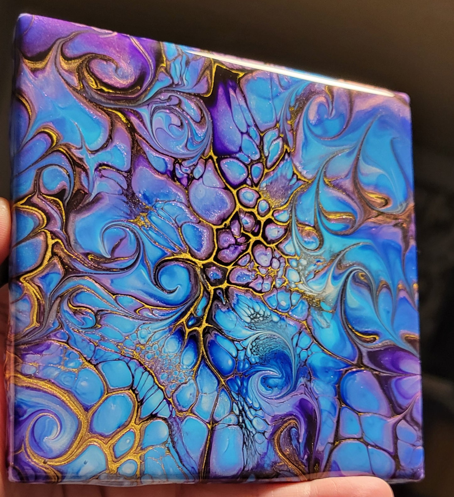 Fluid Art Bloom on 4.25 inch tile