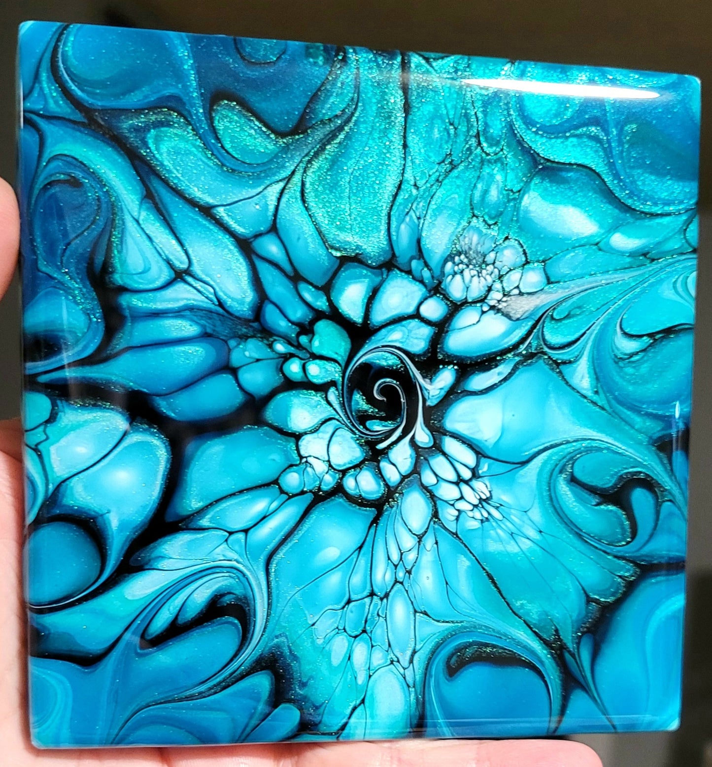 Fluid Art Bloom on 4.25 inch tile