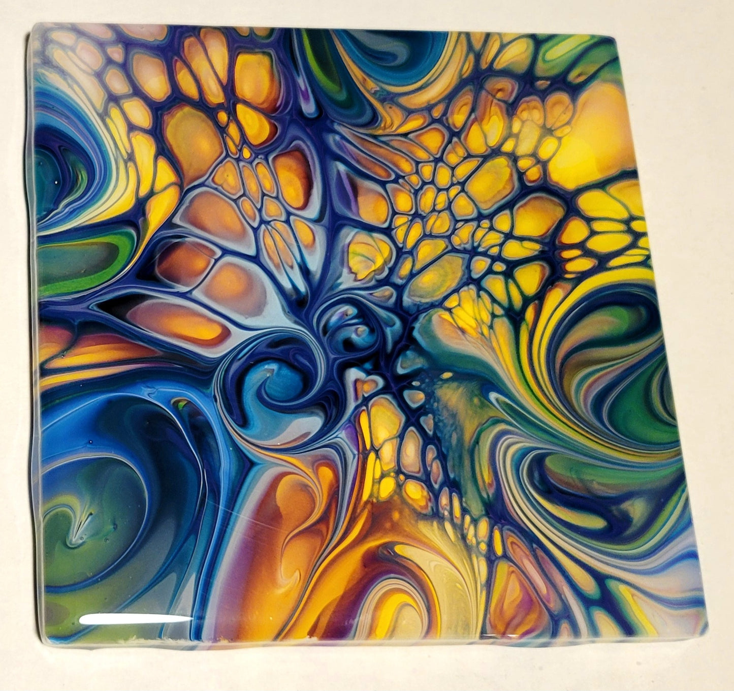 Fluid Art Bloom on 4.25 inch tile