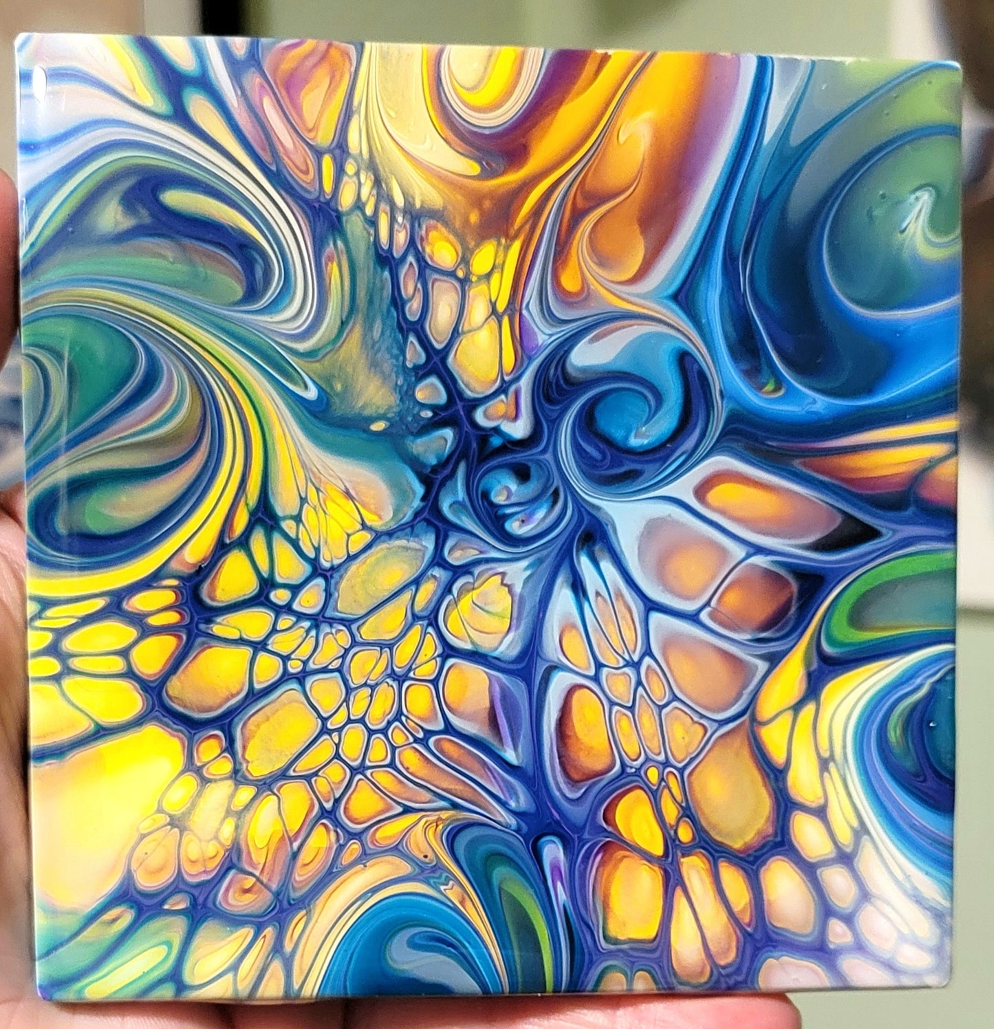 Fluid Art Bloom on 4.25 inch tile