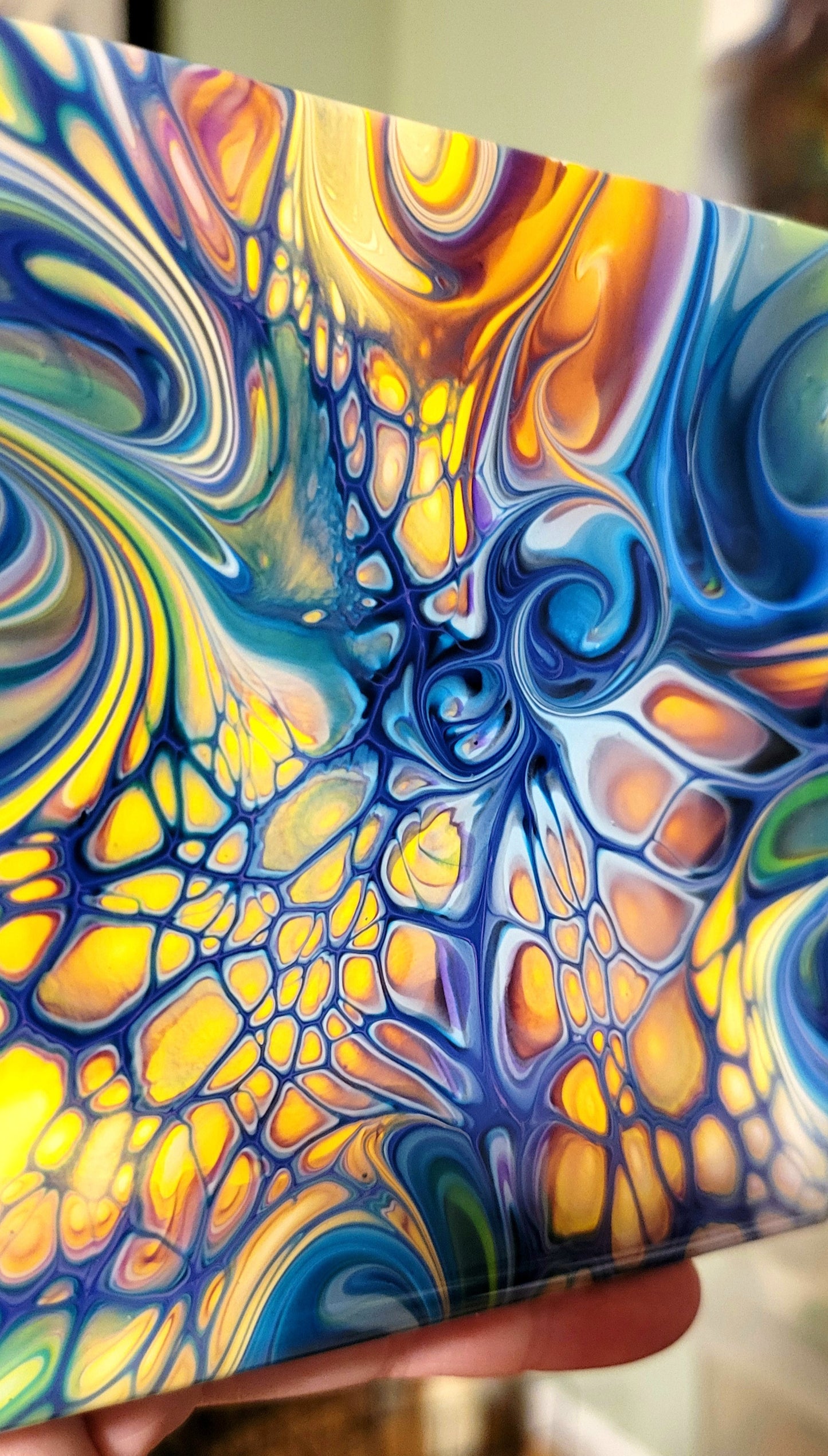 Fluid Art Bloom on 4.25 inch tile