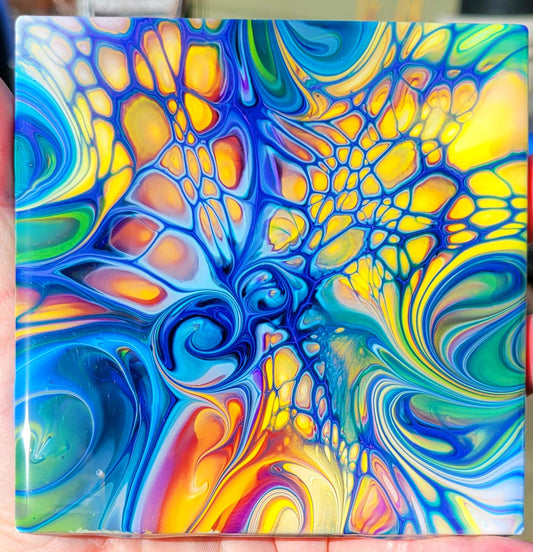 Fluid Art Bloom on 4.25 inch tile